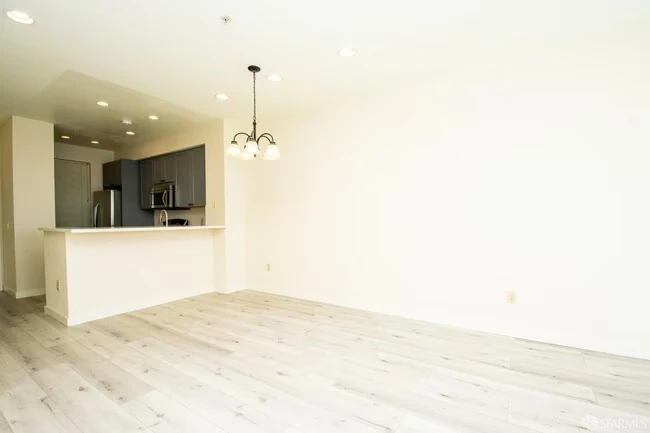 101 Crescent Wy San Francisco, CA 94134 photo 5