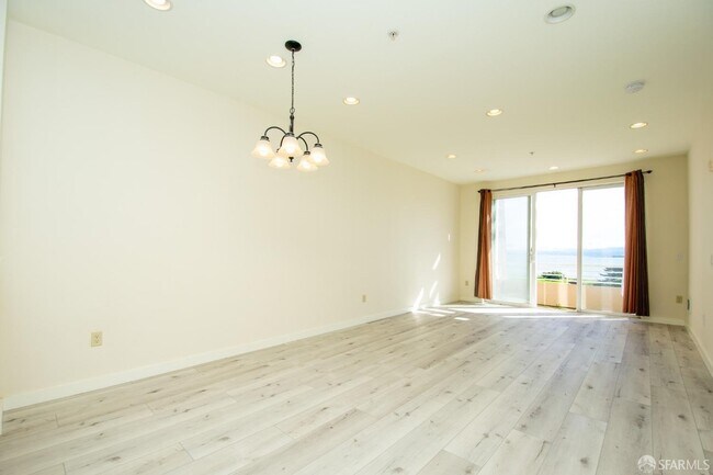 101 Crescent Wy San Francisco, CA 94134 photo 2