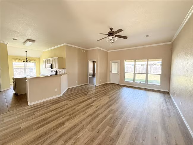2409 Gail Dr Copperas Cove, TX 76522 photo 4