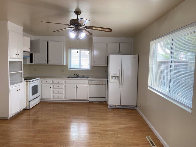 5278 Dupont Ave Newark, CA 94560 photo 3