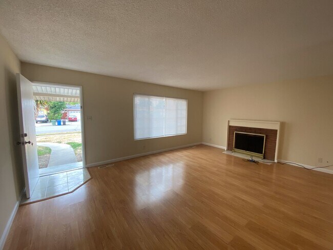 5278 Dupont Ave Newark, CA 94560 photo 5