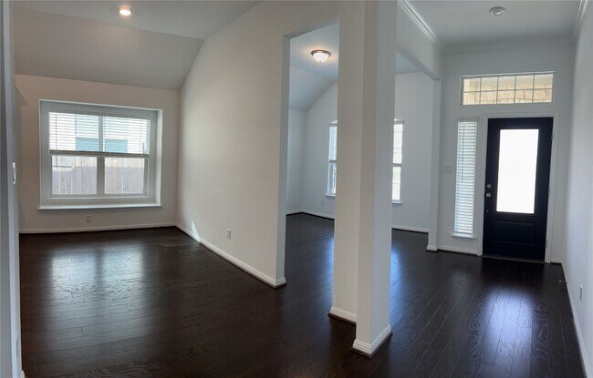 521 Panzano Dr Georgetown, TX 78628 photo 3
