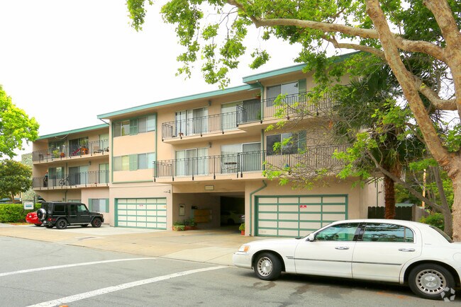 1400 Floribunda Av. photo 3