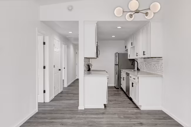 10607 Des Moines Memorial Dr Seattle, WA 98168 photo 5