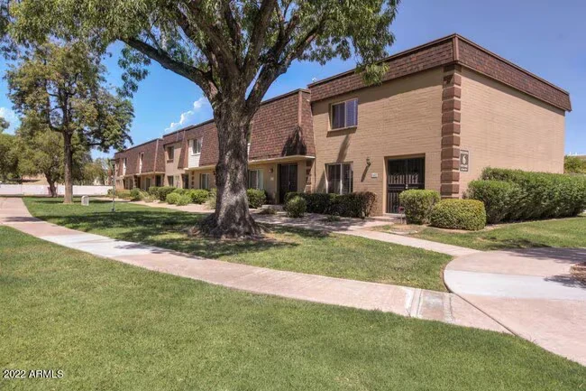 8482 E Chaparral Rd Scottsdale, AZ 85250 photo 2