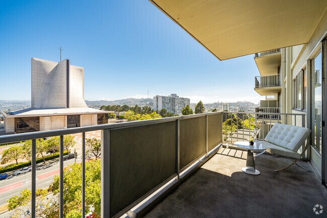 1333 Gough Apartments at Cathedral Hill photo 3