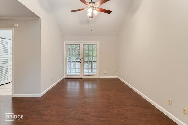 16301 Ledgemont Ln Addison, TX 75001 photo 4