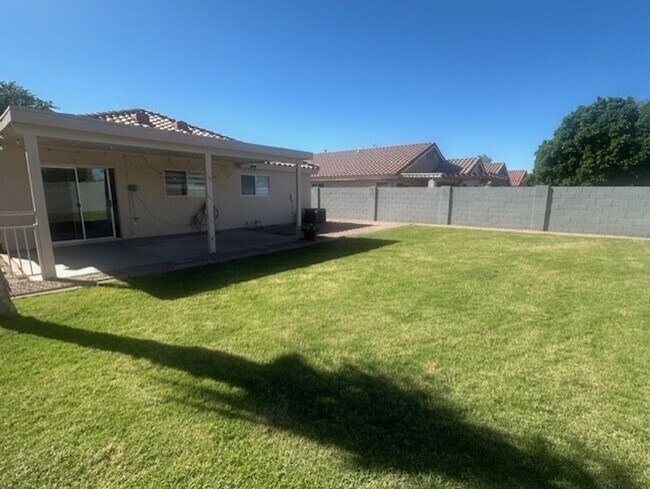 MOVE IN READY SINGLE FAMILY HOME photo 4