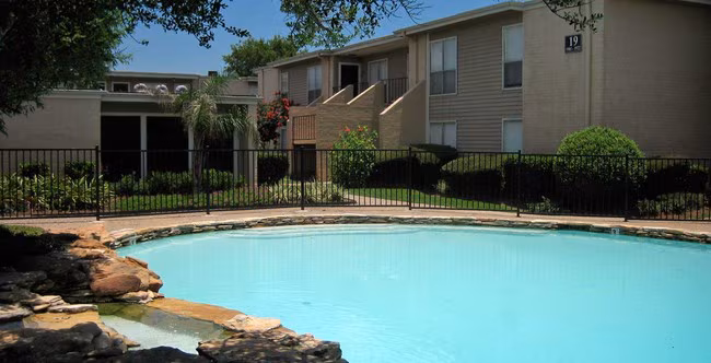 Creekside Villas Apartments photo 5
