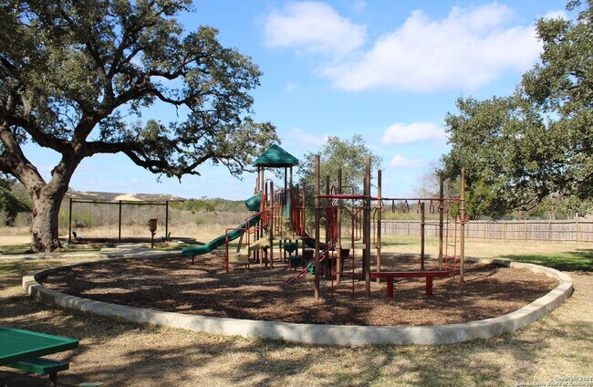 6019 Akin Stroll San Antonio, TX 78261 photo 2
