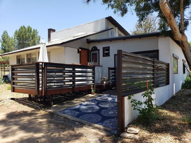 37711 E Benton Rd Temecula, CA 92592 photo 3