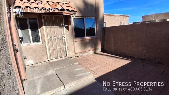 5305 W Lynwood St Phoenix, AZ 85043 photo 3