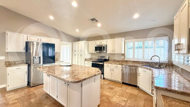 2744 E Bighorn Ave Phoenix, AZ 85048 photo 3