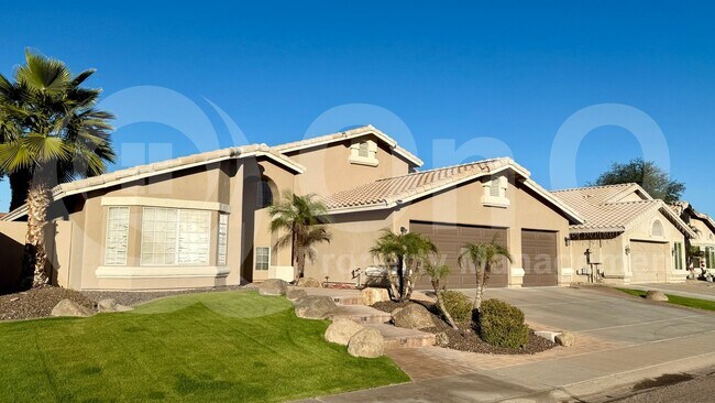 2744 E Bighorn Ave Phoenix, AZ 85048 photo 2