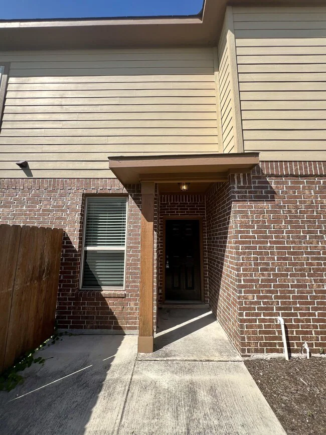 374 Creekside Curve New Braunfels, TX 78130 photo 5