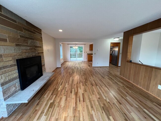13807 Greenwood Ave N Seattle, WA 98133 photo 4