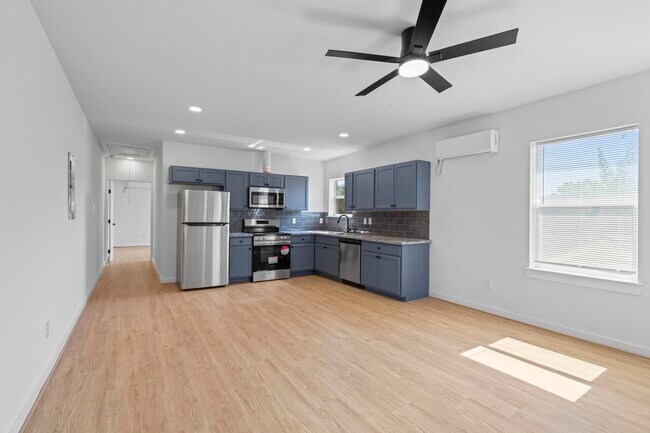 6707 Avenue F - 1 photo 5