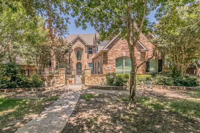 2305 Beacon Hill Drive, Keller, TX 76248 photo 2