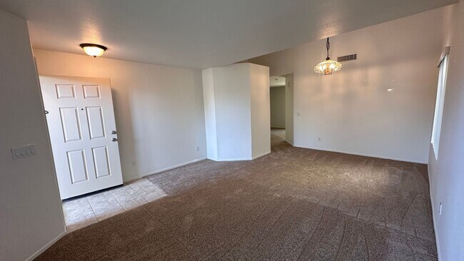 13152 W Fairmont Avenue photo 3