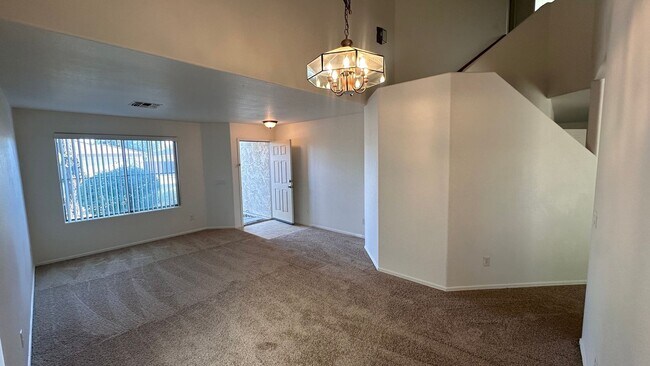 13152 W Fairmont Avenue photo 4