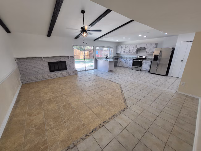5208 Pruitt Drive, The Colony, TX 75056 photo 4