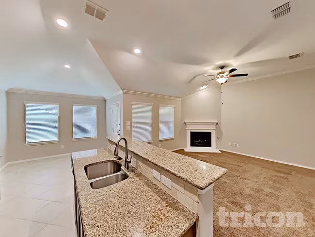 457 Peach Ln Burleson, TX 76028 photo 5