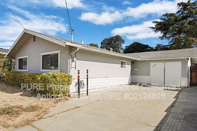 1221 Miller St photo 2