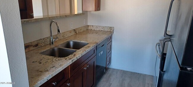 616 S Hardy Dr Tempe, AZ 85281 photo 3