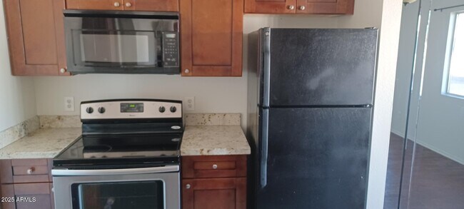 616 S Hardy Dr Tempe, AZ 85281 photo 4