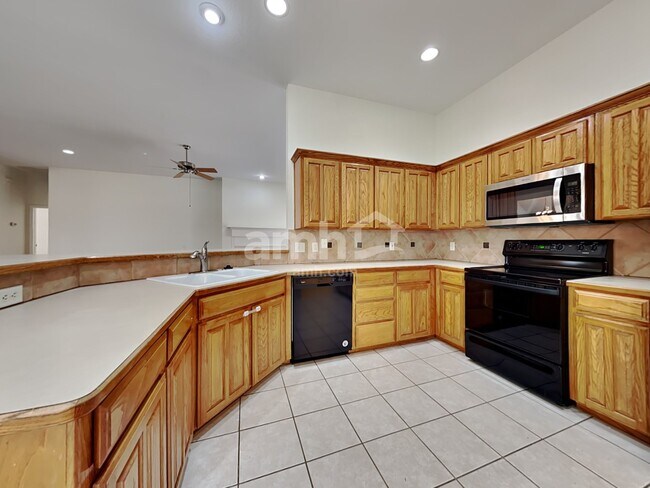1100 Park Glen, Crowley, TX 76036 photo 4