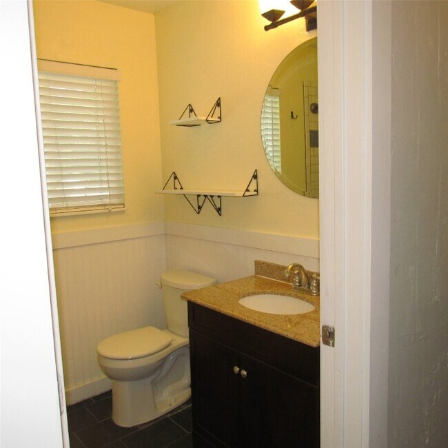 1200 Brentwood St Austin, TX 78757 photo 5