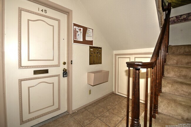 7500 Callaghan Rd San Antonio, TX 78229 photo 2