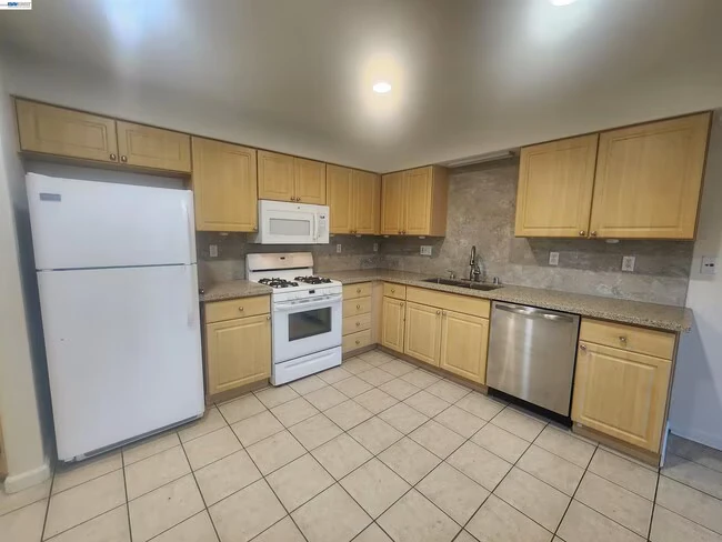 252 Lansing Way Hayward, CA 94541 photo 4