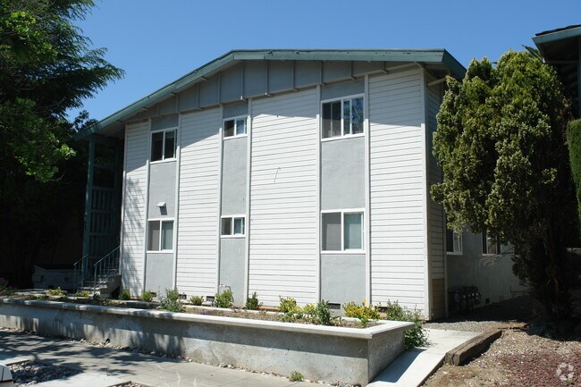 543 Troy Drive, San Jose, CA 95117 photo 2
