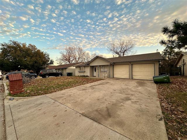 2704 Buena Vista Dr Arlington, TX 76010 photo 5