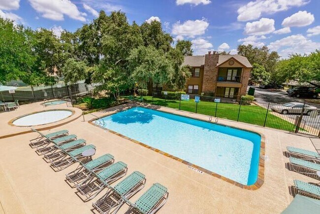 2650 Thousand Oaks Dr San Antonio, TX 78232 photo 5