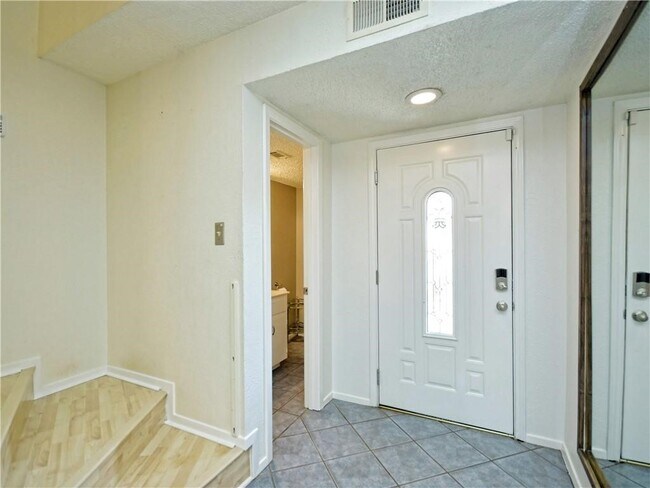 1109 Hermitage Dr Austin, TX 78753 photo 3