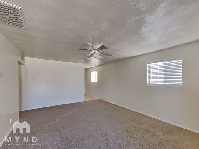 9233 N 14th St Phoenix, AZ 85020 photo 3