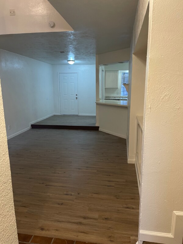6019 Ridgecrest Rd Dallas, TX 75231 photo 2