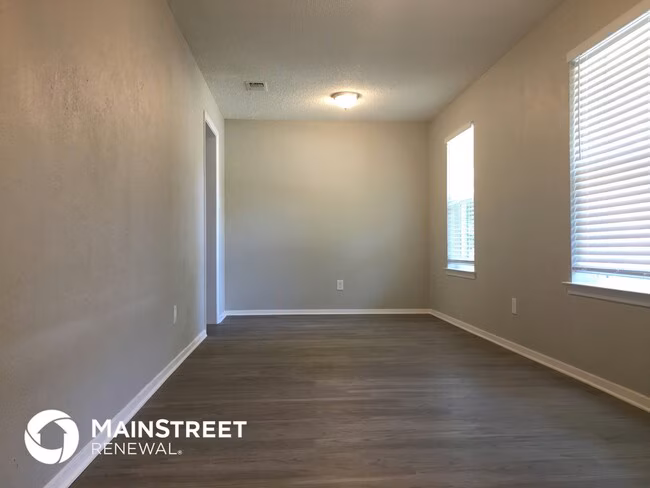 1416 Mims St photo 5