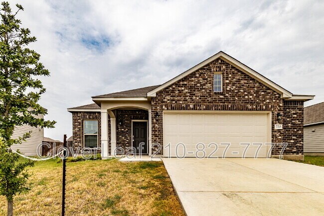 720 Red Barn Bnd New Braunfels, TX 78130 photo 3