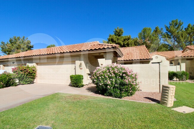 970 East Chilton Drive, Tempe, AZ 85283 photo 2