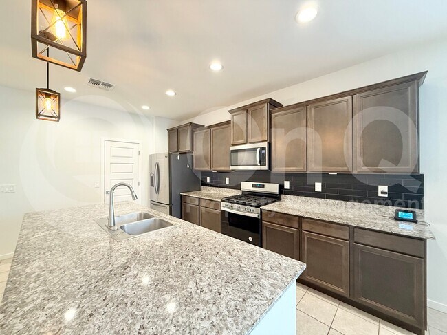 313 W Chaska Trail Queen Creek, AZ 85140 photo 3