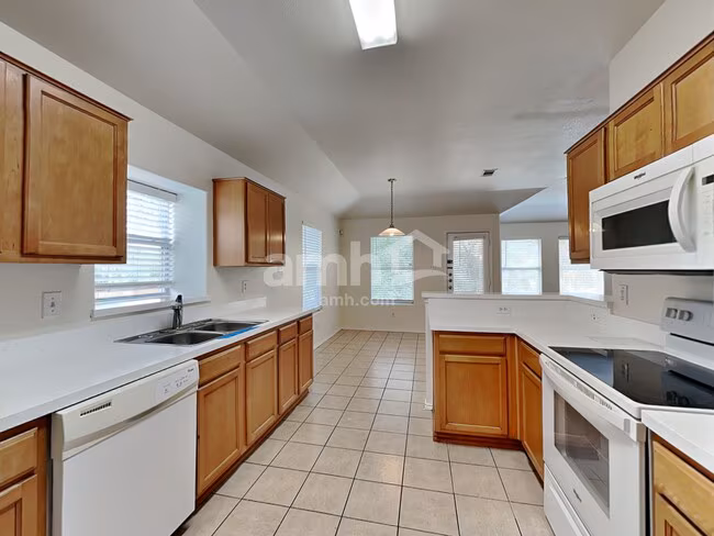 1768 Nina Drive, Grand Prairie, TX 75051 photo 4