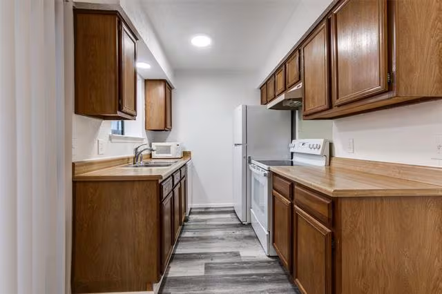 2111 E Belt Line Rd Richardson, TX 75081 photo 4