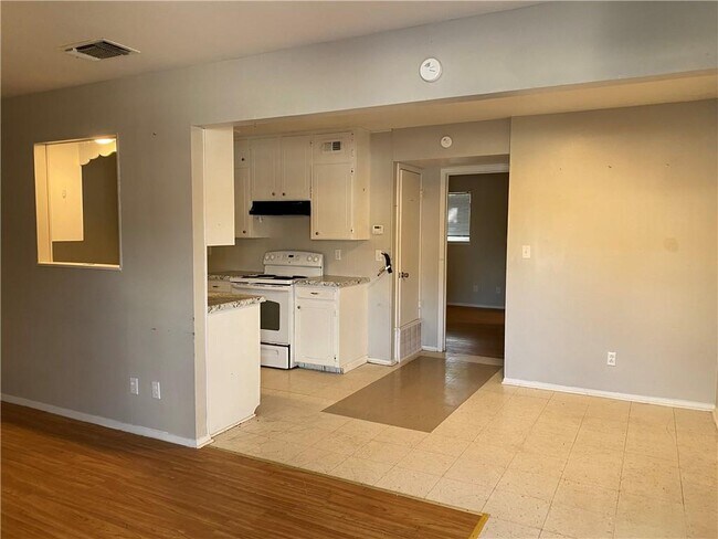1053 Linde Ave New Braunfels, TX 78130 photo 2