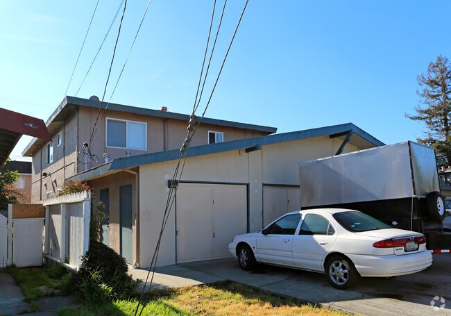 727 Harris Court 4 photo 2