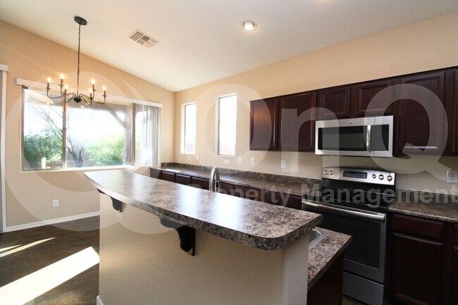 42805 North 43rd Drive, New River, AZ 85087 photo 3