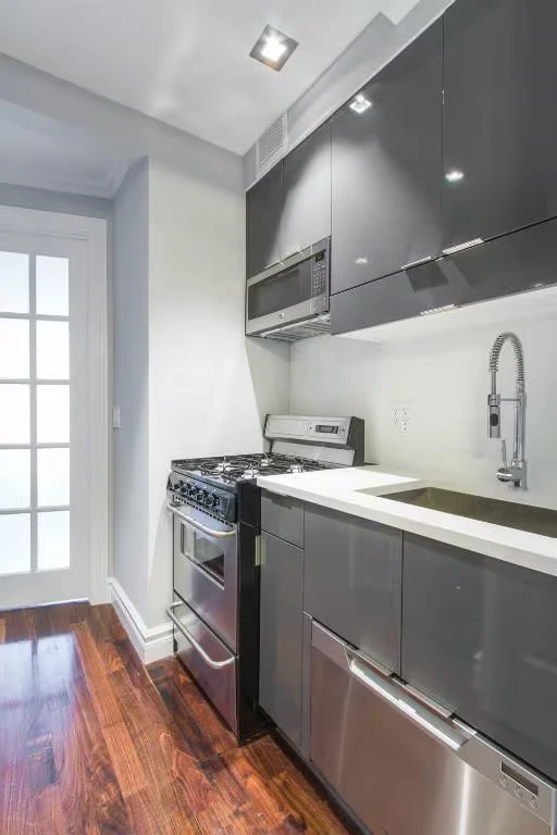 124 Ridge St New York, NY 10002 photo 4