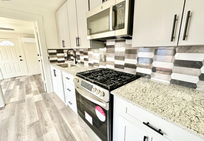 1121 Essex St San Antonio, TX 78210 photo 3